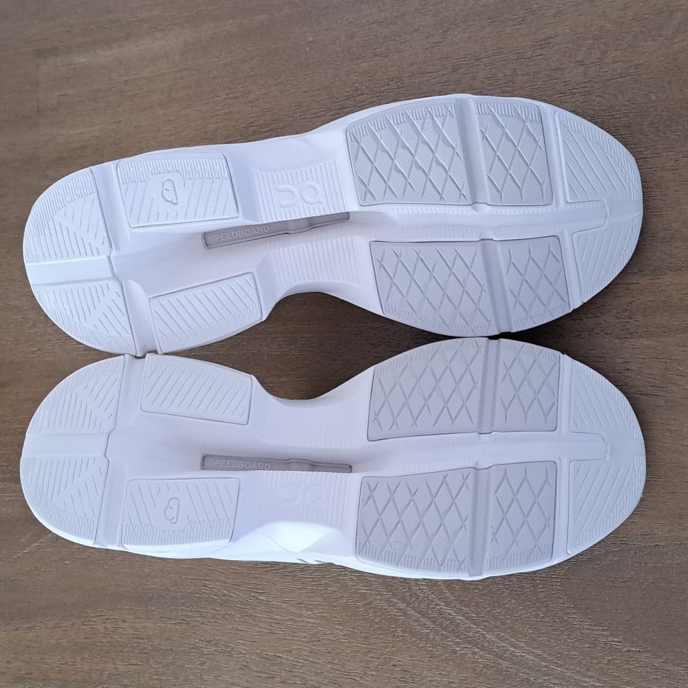 On Cloudpulse Womens - Color: White/Frost - Size: 11 - Picture 8 of 8